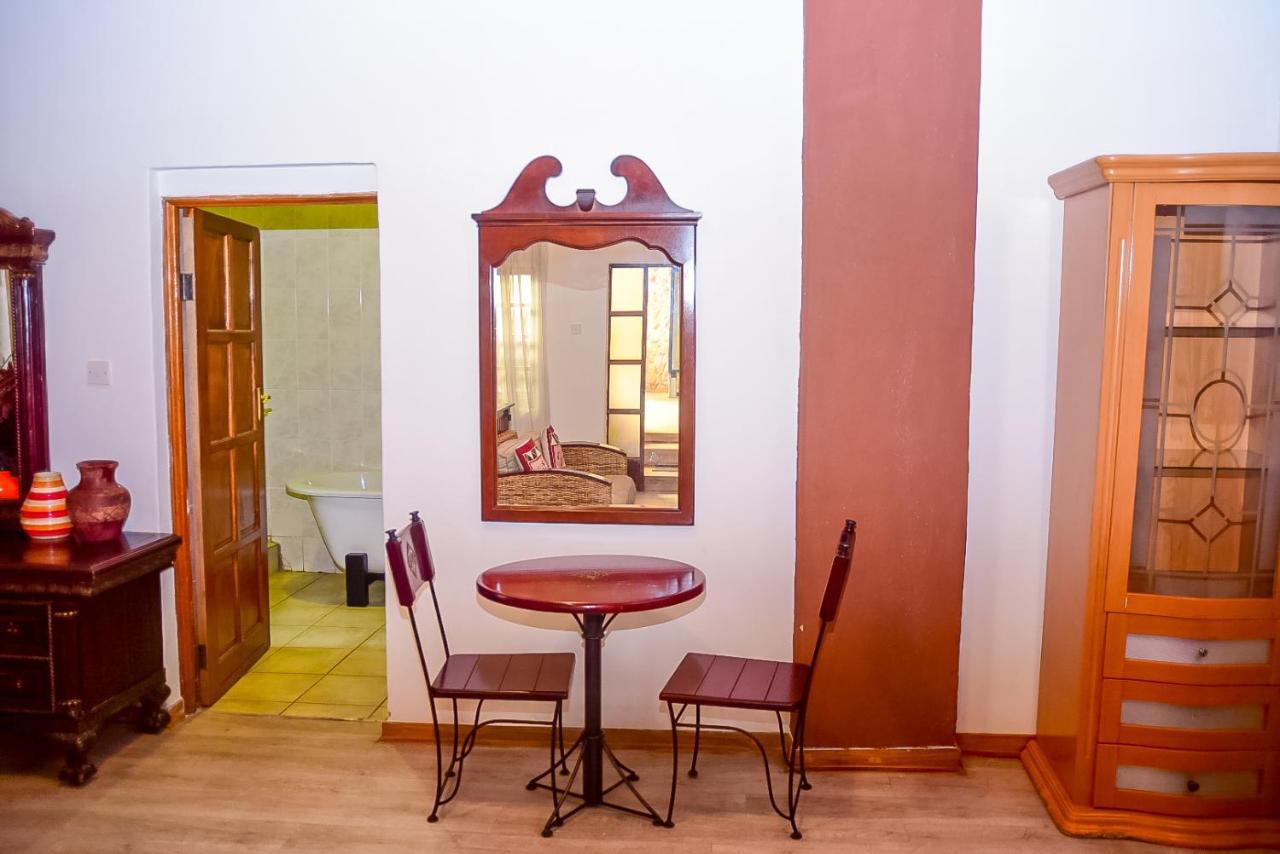 African Home Hotel 가보로네 외부 사진